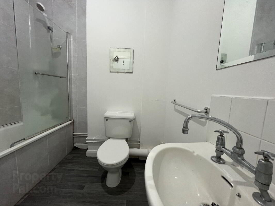 28a University Street 8 of 9