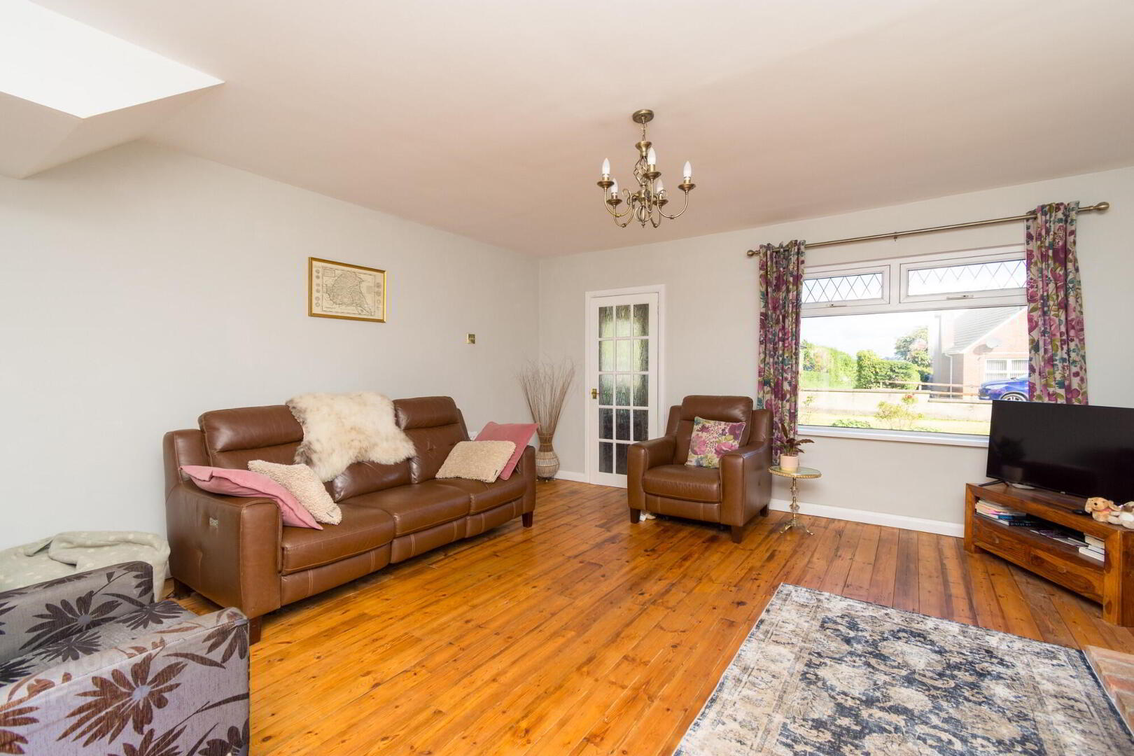Country Cottage Sitting On Spacious Gardens, 37 Halfpennygate Road 9 of 38