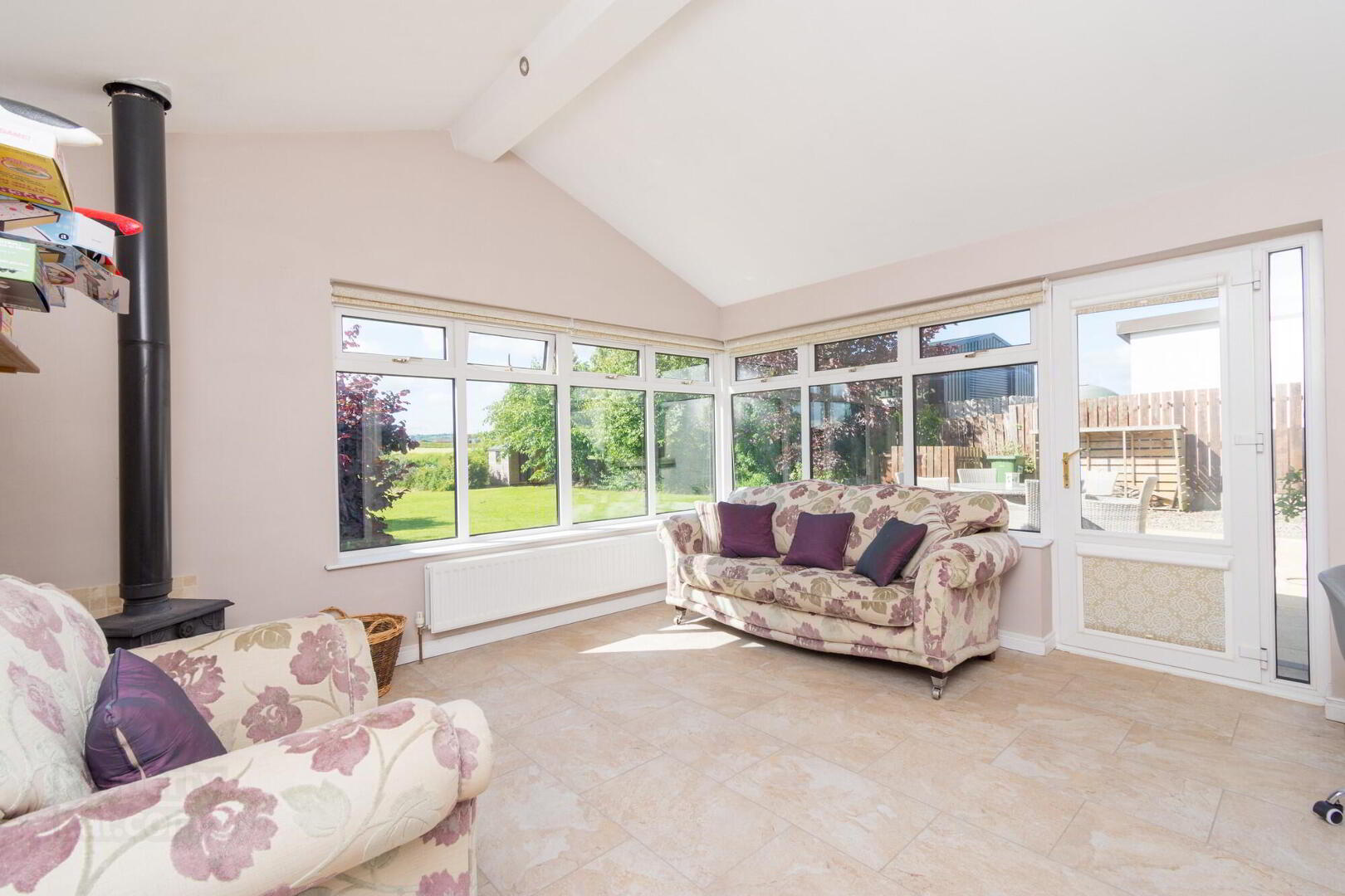 Country Cottage Sitting On Spacious Gardens, 37 Halfpennygate Road 11 of 38