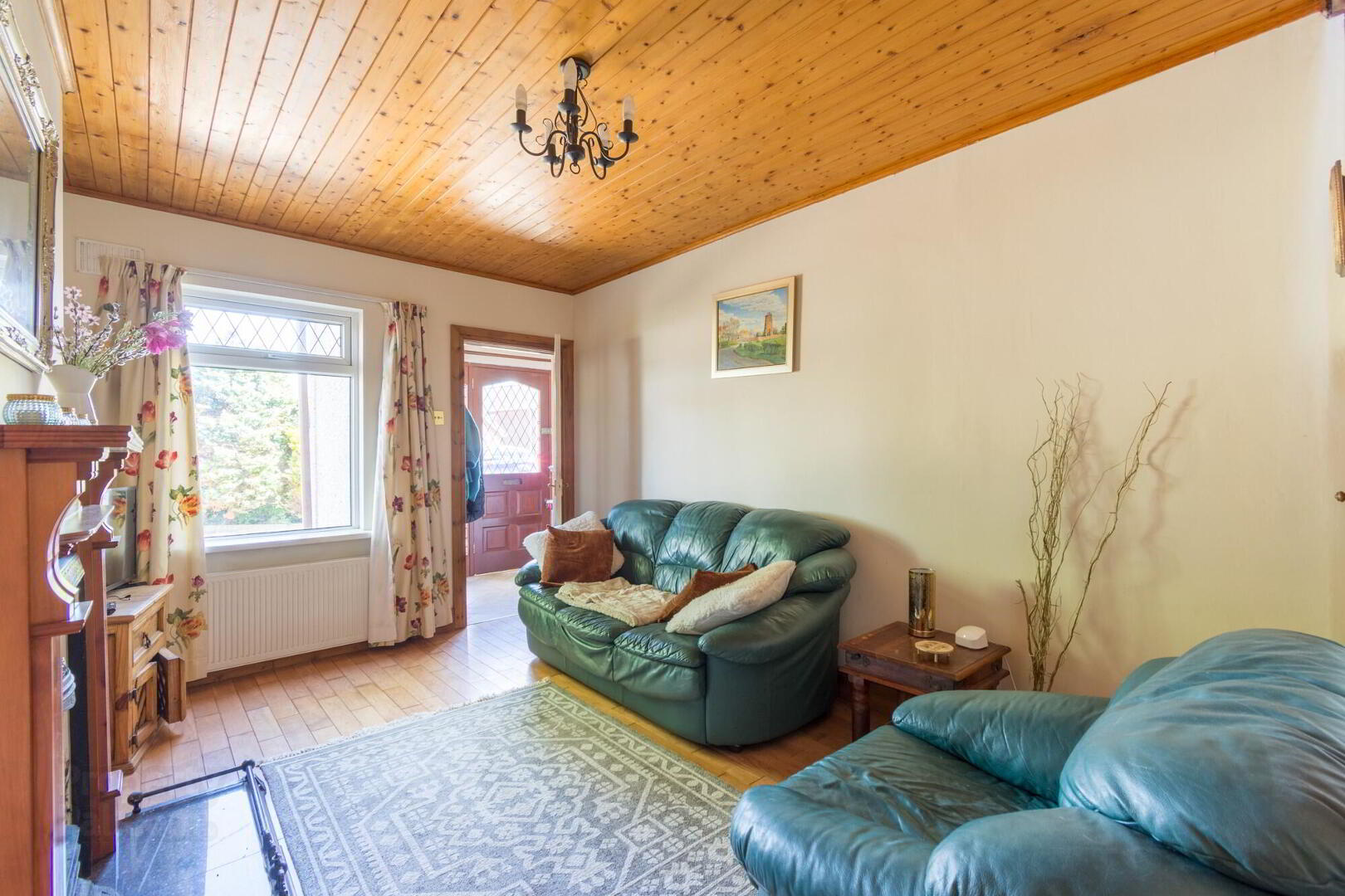 Country Cottage Sitting On Spacious Gardens, 37 Halfpennygate Road 7 of 38