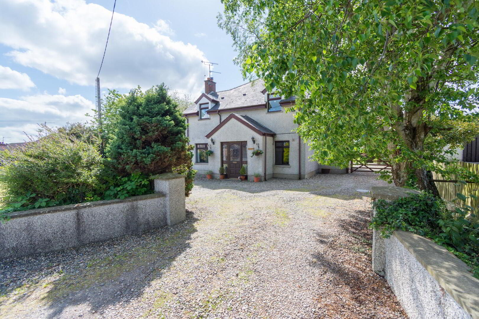 Country Cottage Sitting On Spacious Gardens, 37 Halfpennygate Road 3 of 38