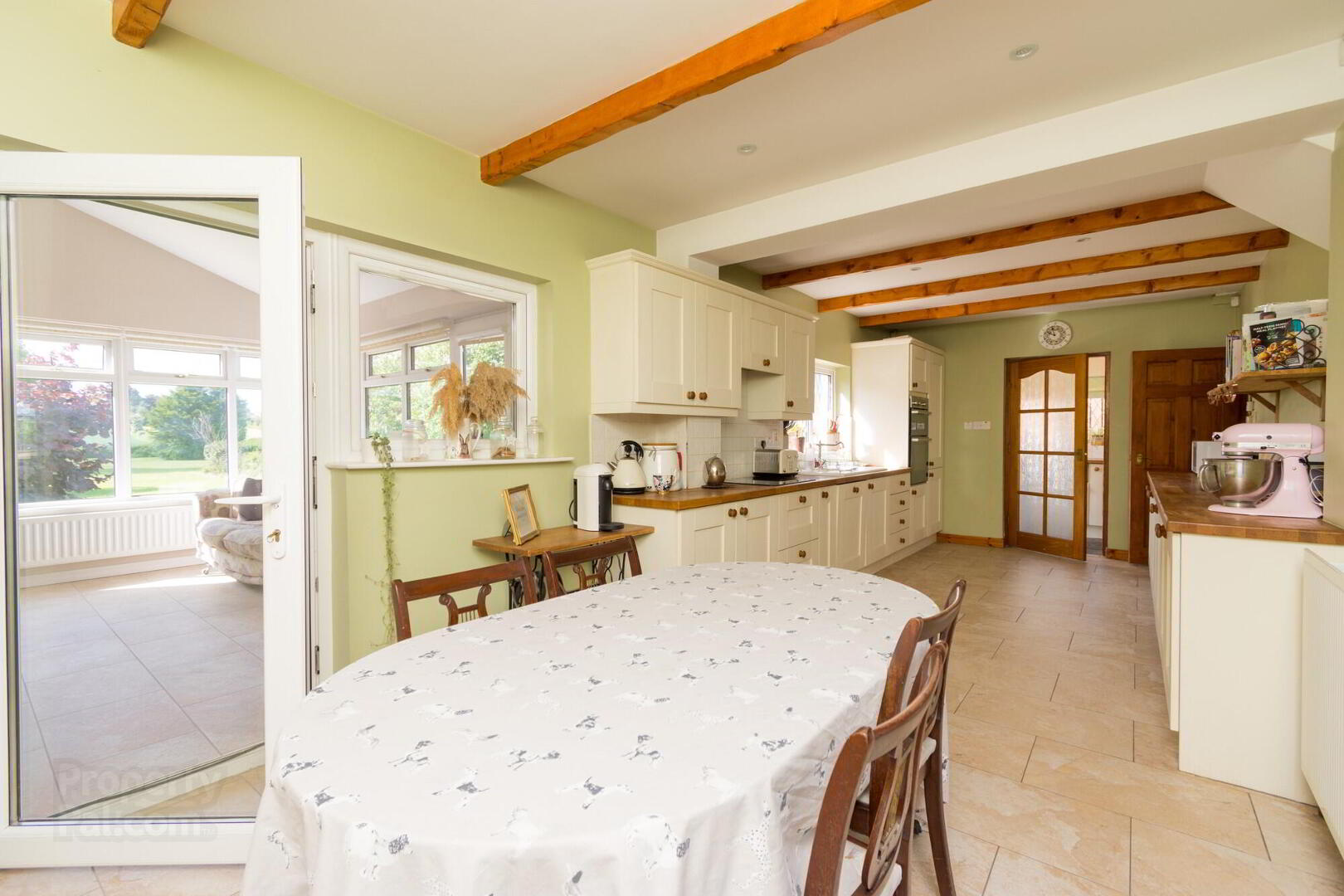 Country Cottage Sitting On Spacious Gardens, 37 Halfpennygate Road 12 of 38