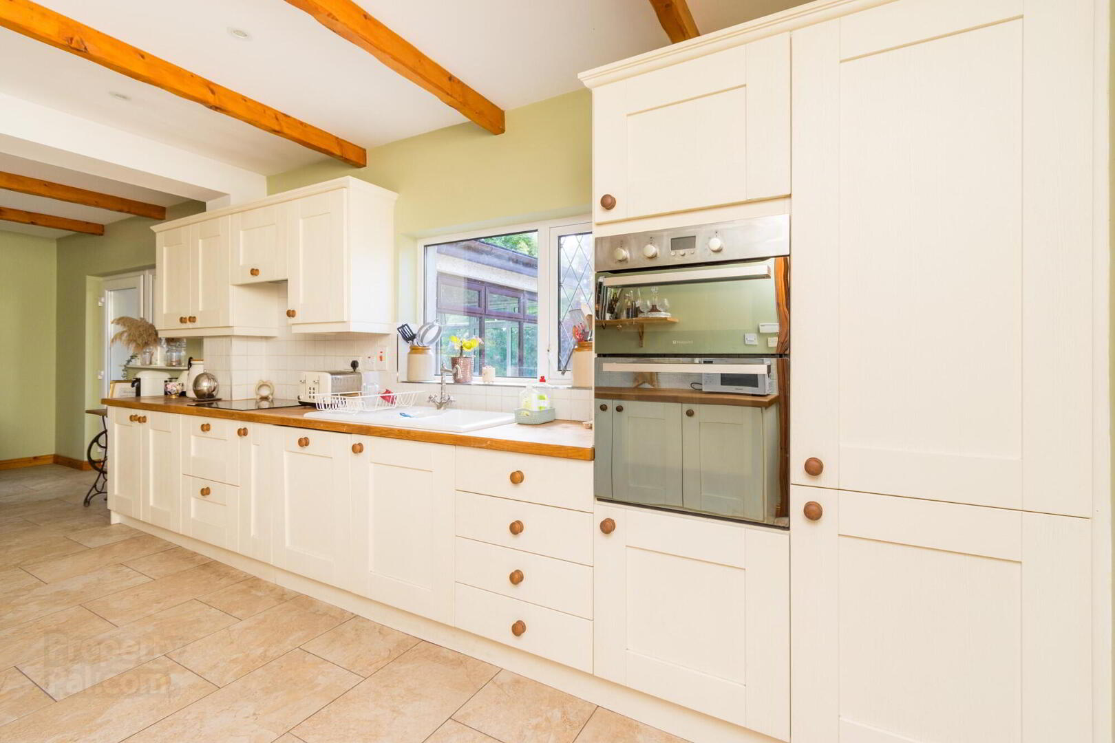 Country Cottage Sitting On Spacious Gardens, 37 Halfpennygate Road 13 of 38
