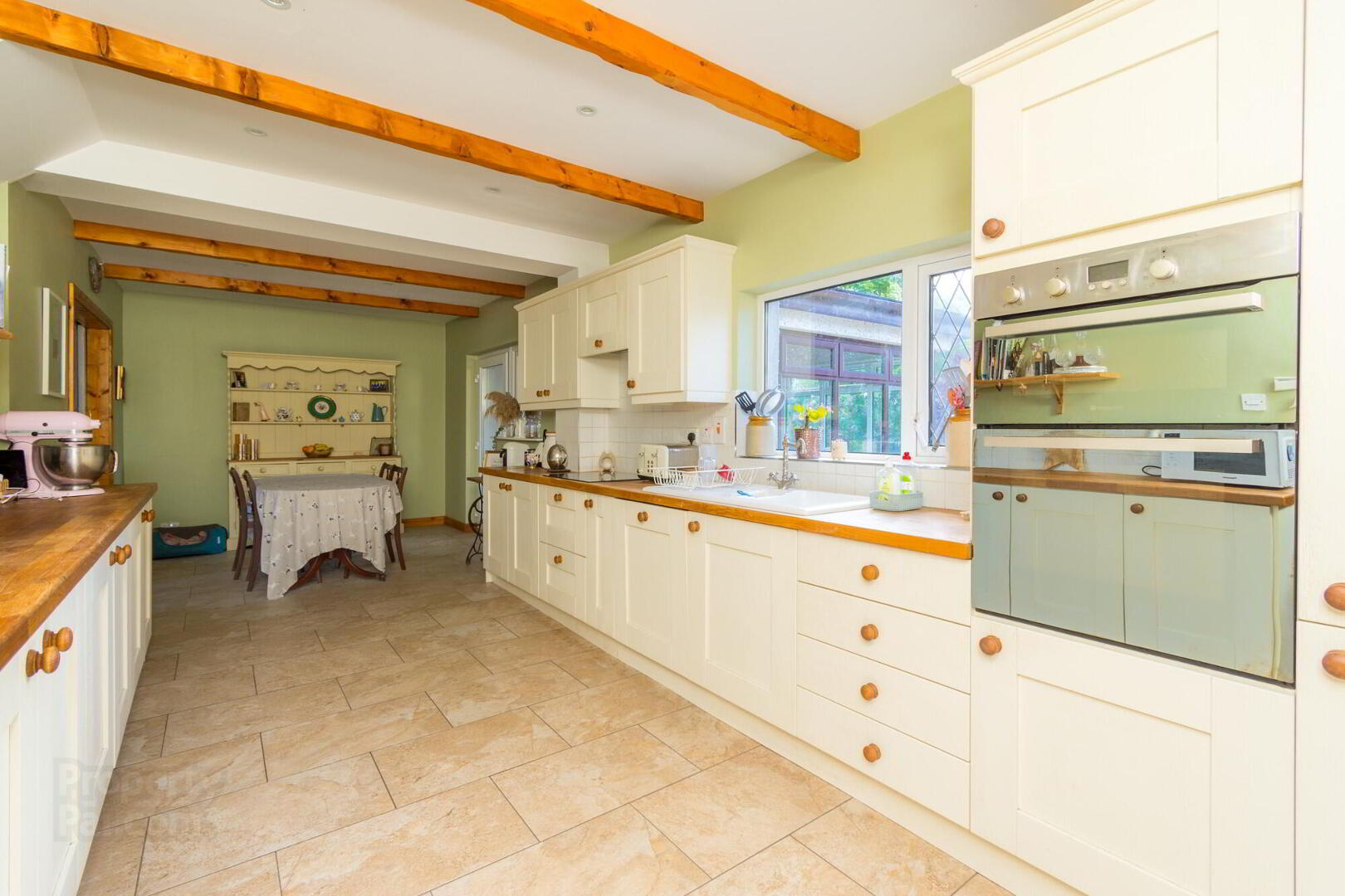 Country Cottage Sitting On Spacious Gardens, 37 Halfpennygate Road 14 of 38