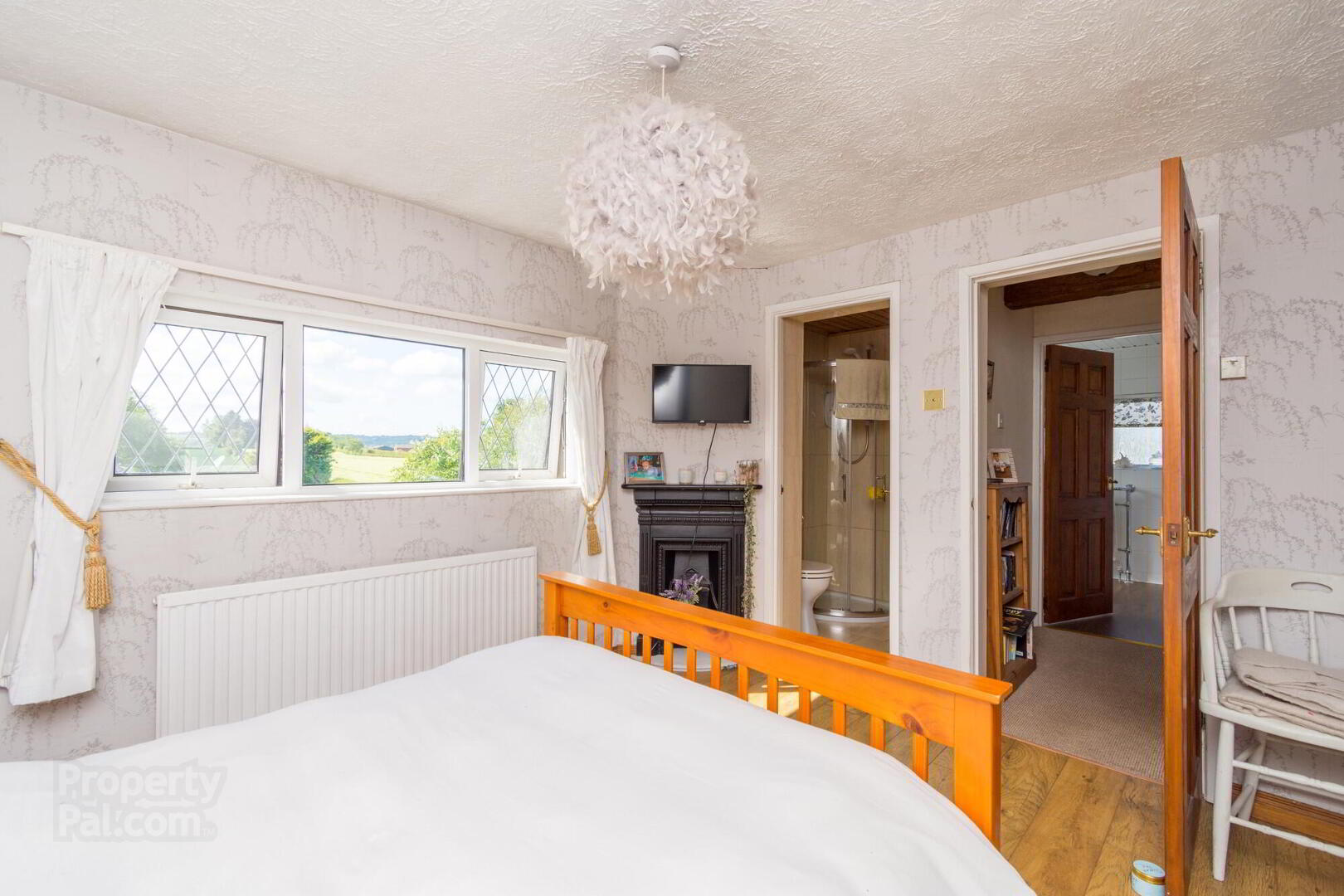 Country Cottage Sitting On Spacious Gardens, 37 Halfpennygate Road 23 of 38