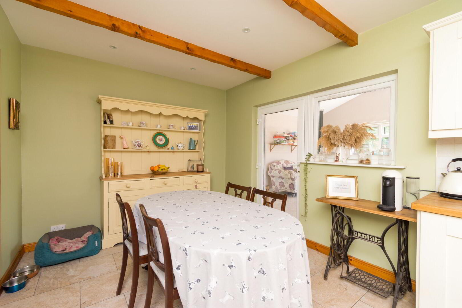 Country Cottage Sitting On Spacious Gardens, 37 Halfpennygate Road 16 of 38