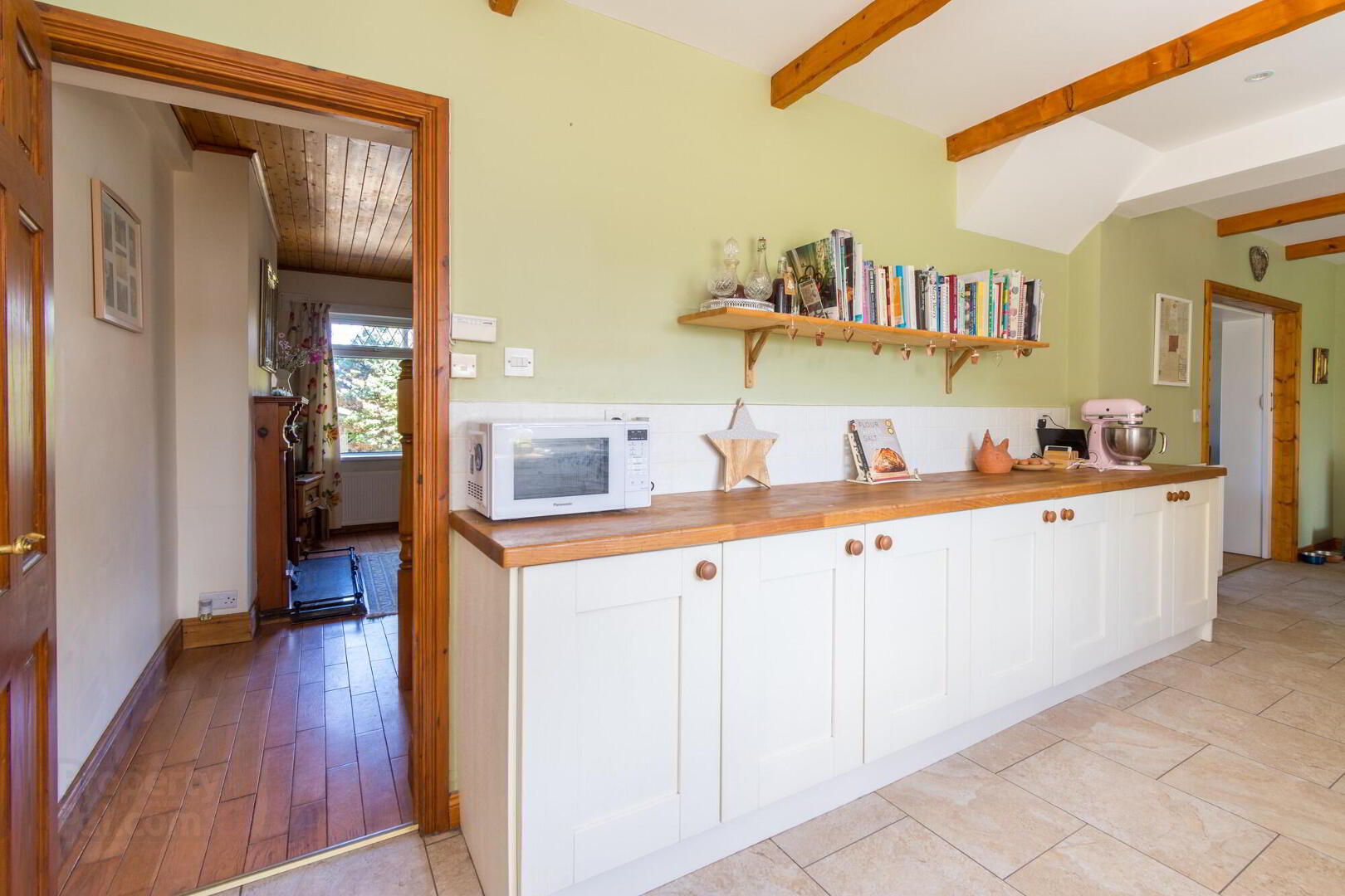 Country Cottage Sitting On Spacious Gardens, 37 Halfpennygate Road 18 of 38