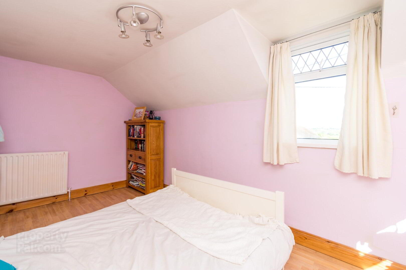 Country Cottage Sitting On Spacious Gardens, 37 Halfpennygate Road 26 of 38