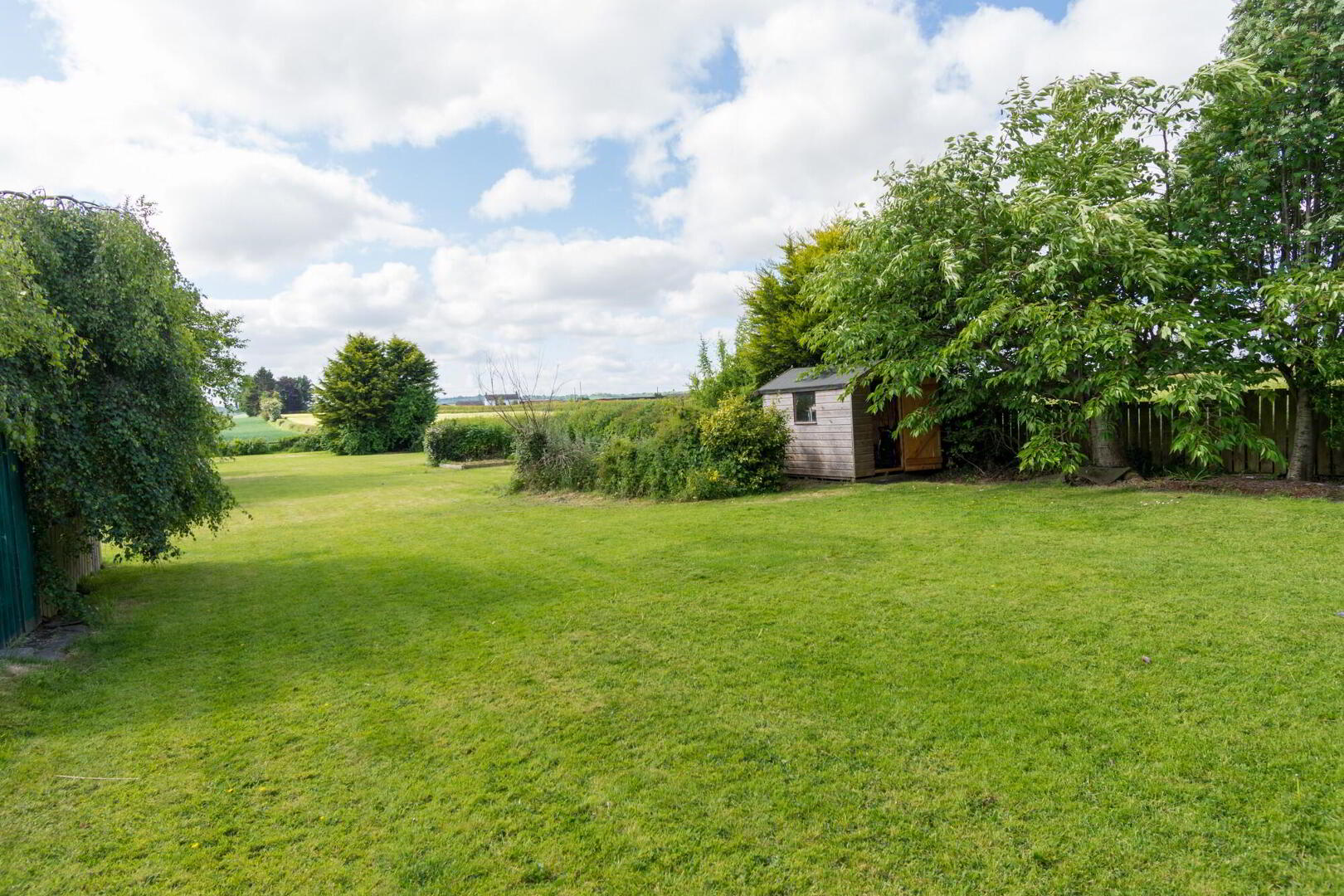 Country Cottage Sitting On Spacious Gardens, 37 Halfpennygate Road 33 of 38