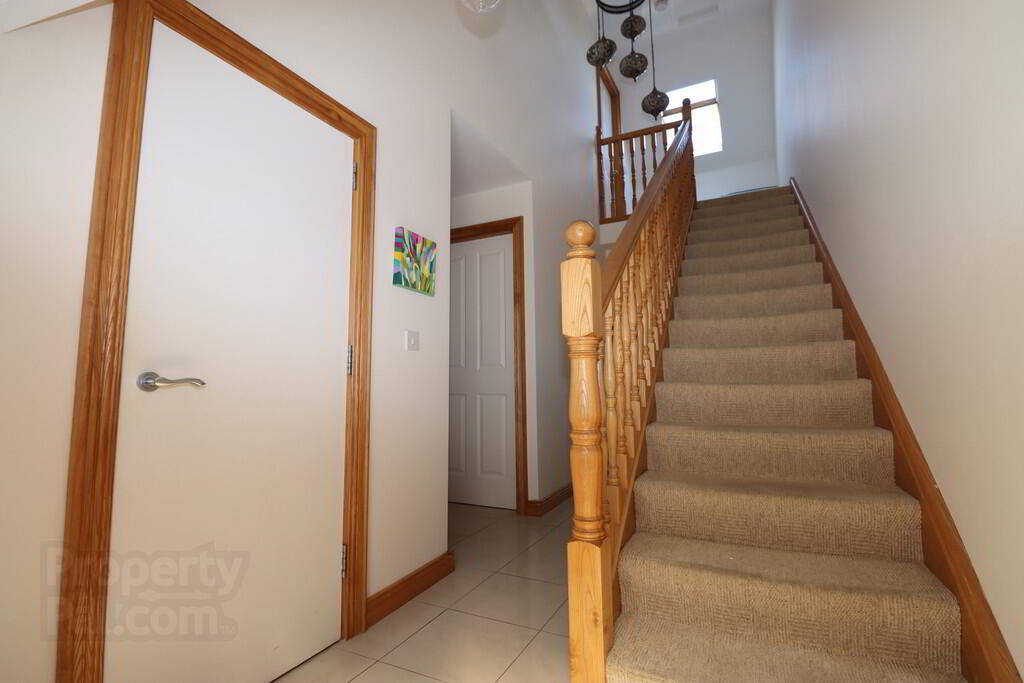 6 Apiary Court 5 of 19