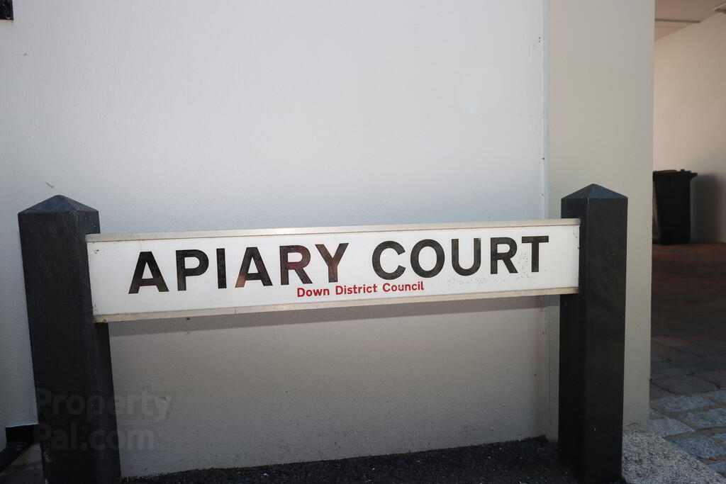 6 Apiary Court 3 of 19