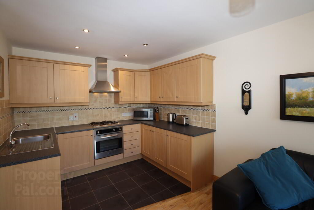 6 Apiary Court 8 of 19
