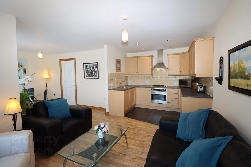 6 Apiary Court 7 of 19