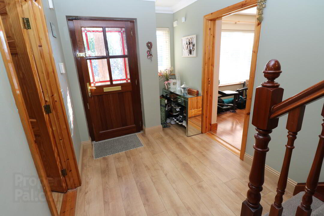 5 Castlemartin Drive 3 of 40