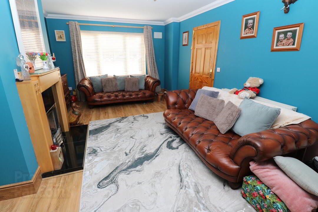 5 Castlemartin Drive 13 of 40