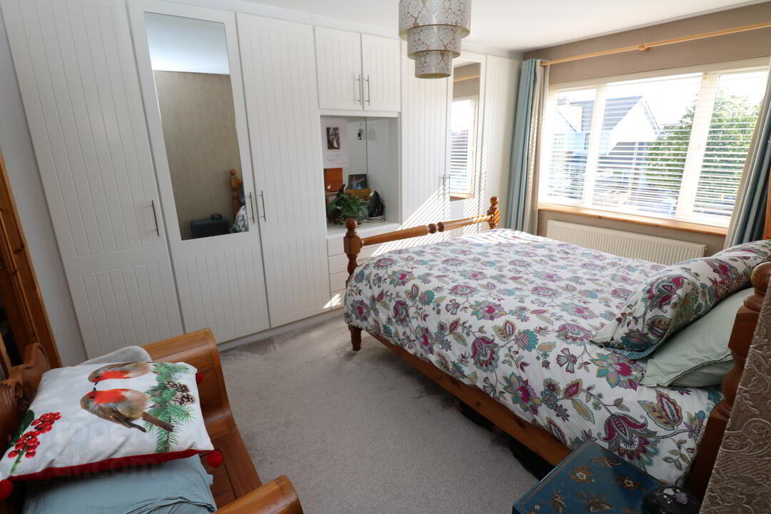 5 Castlemartin Drive 23 of 40
