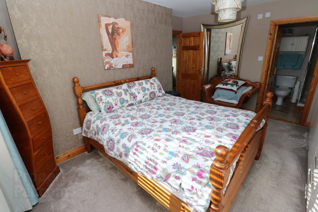 5 Castlemartin Drive 24 of 40