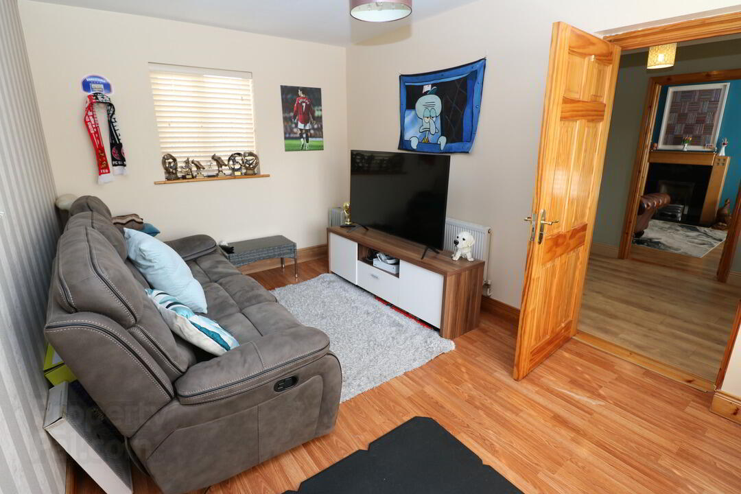 5 Castlemartin Drive 9 of 40