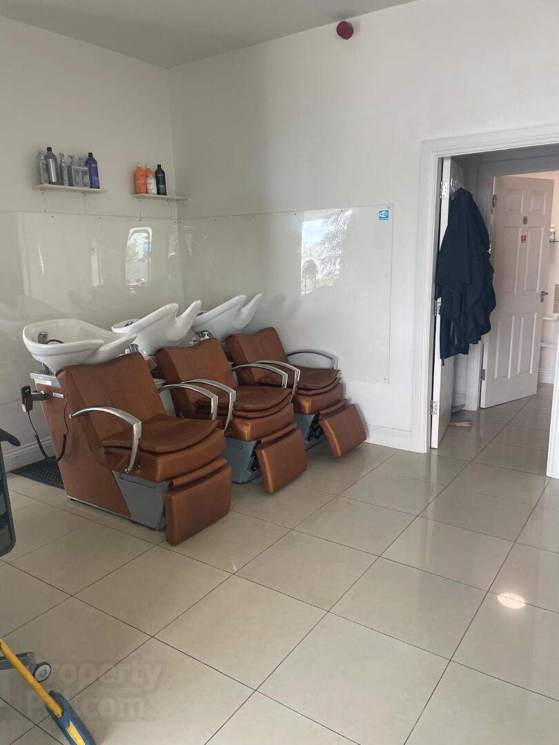 Unit 1, Elegance Hair Studio 7 of 11