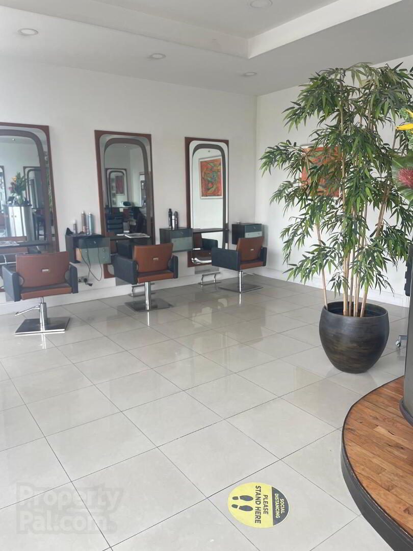 Unit 1, Elegance Hair Studio 4 of 11