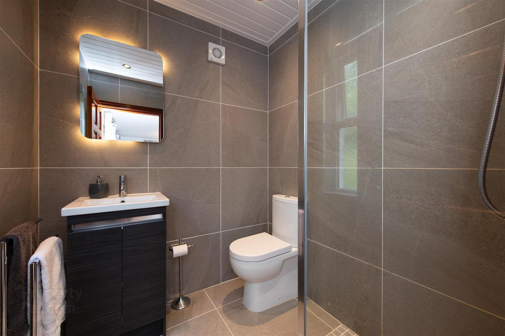 59 Manse Road 16 of 42