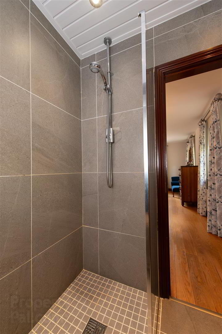59 Manse Road 17 of 42