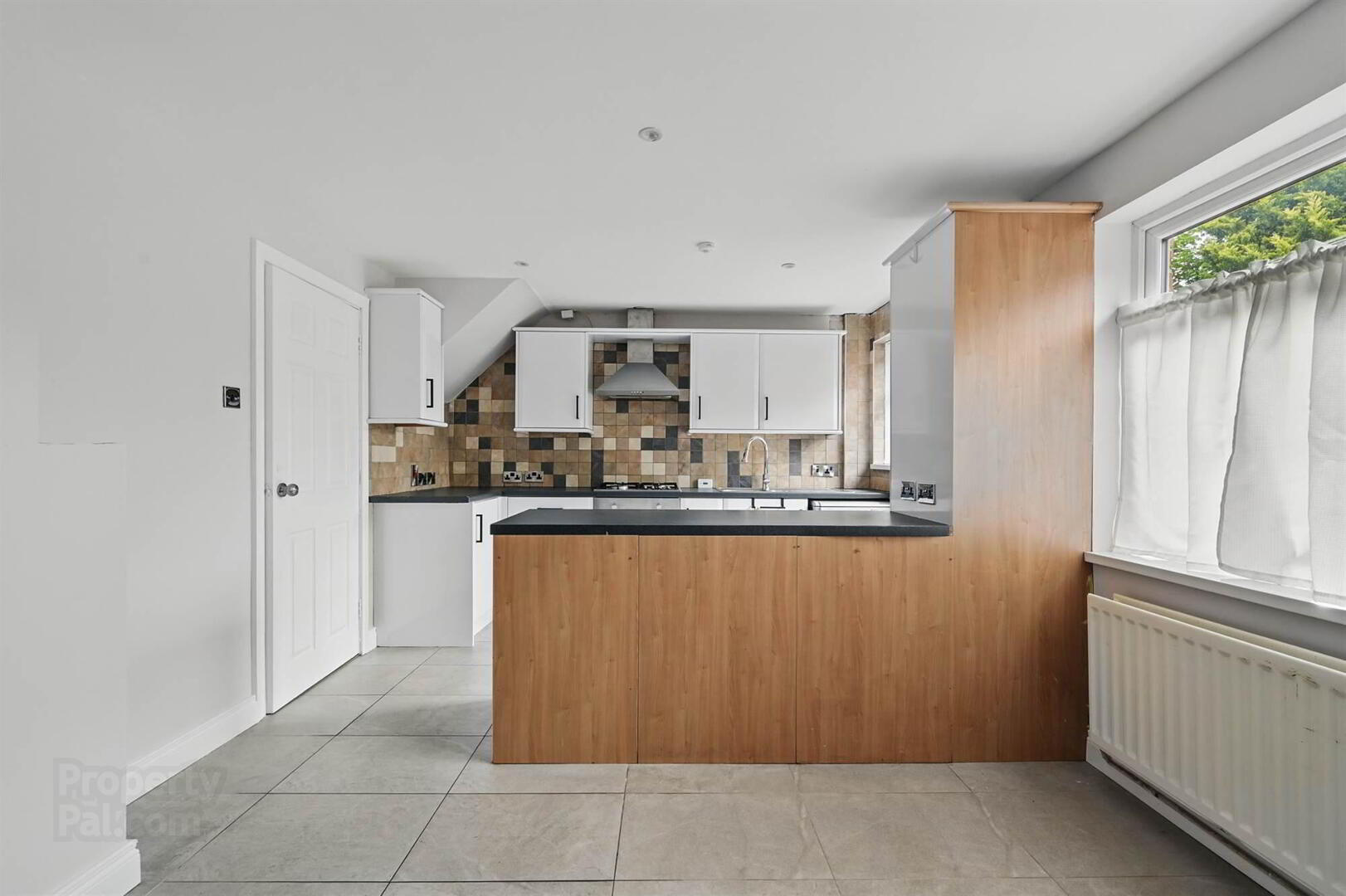 11 Willisfield Park 8 of 17