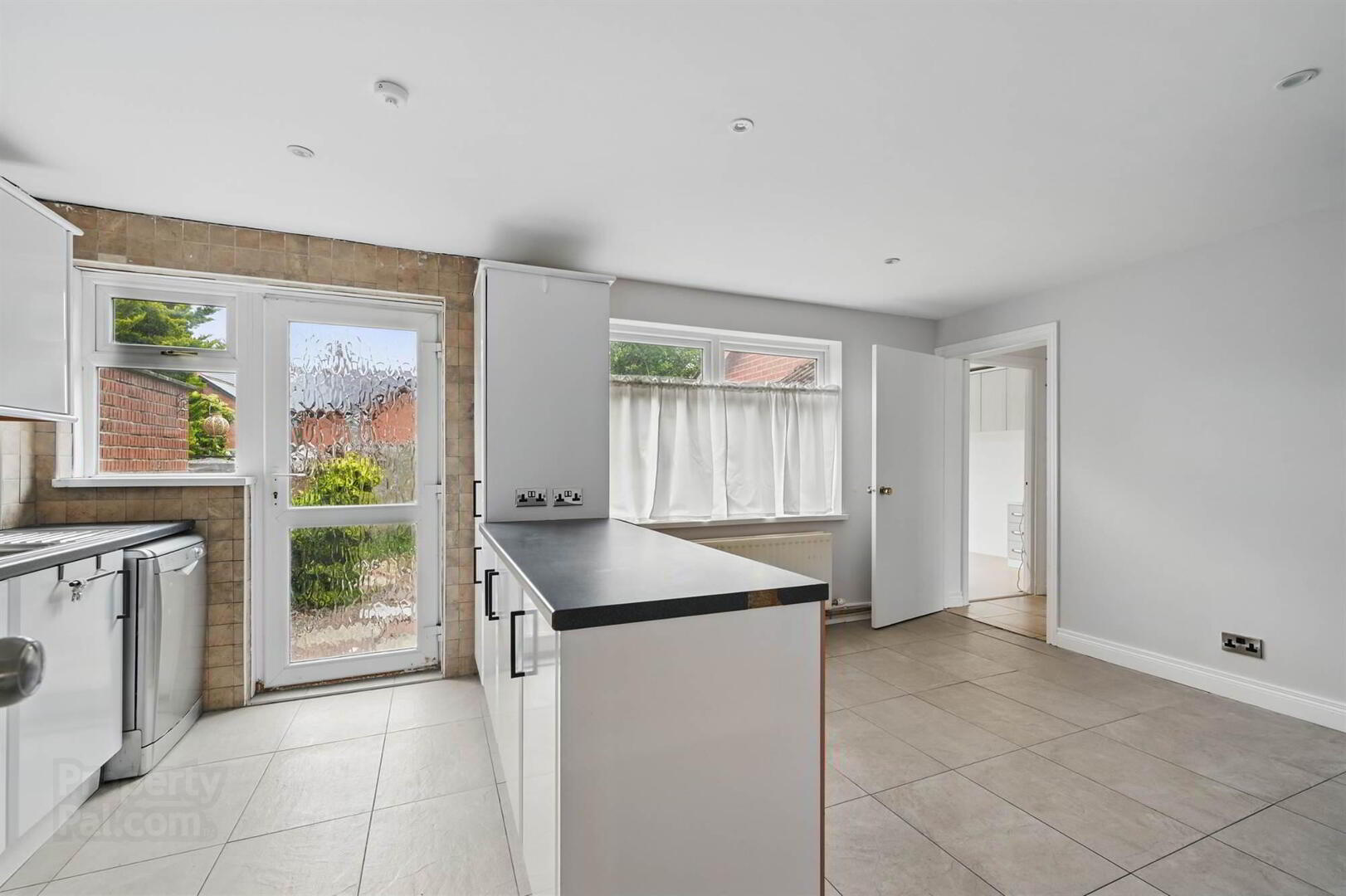 11 Willisfield Park 6 of 17