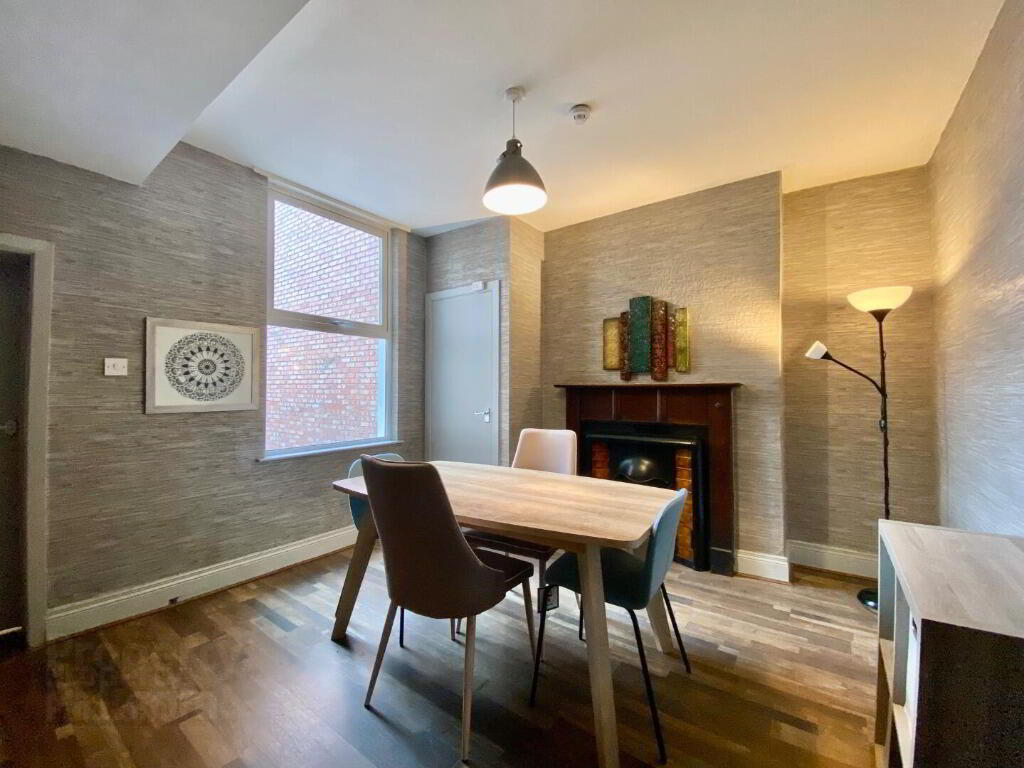 18 Wellington Park Avenue 6 of 21