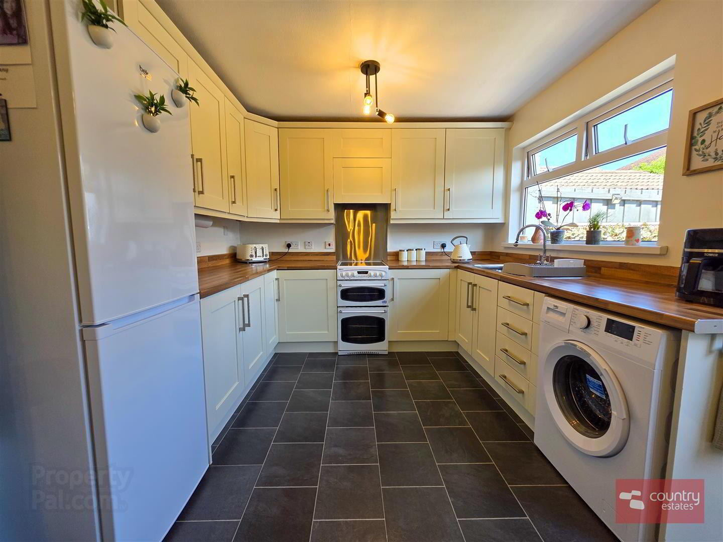 8 Coolehill Crescent 9 of 28