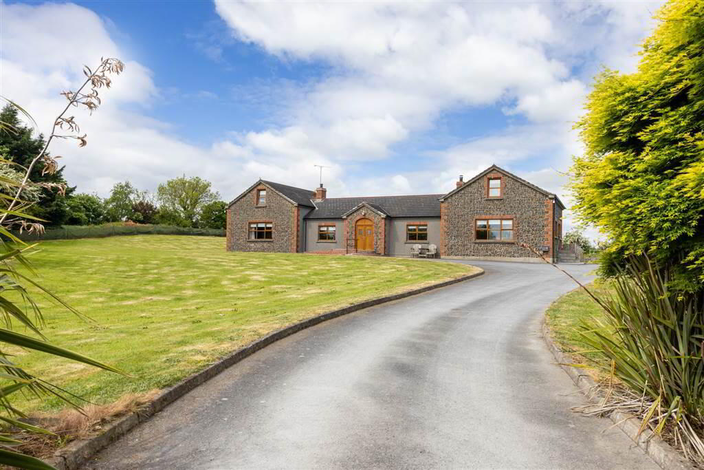 56b Crawfordstown Road 1 of 28