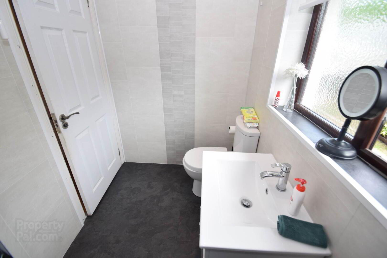 17a Hawthorn Hill 18 of 32