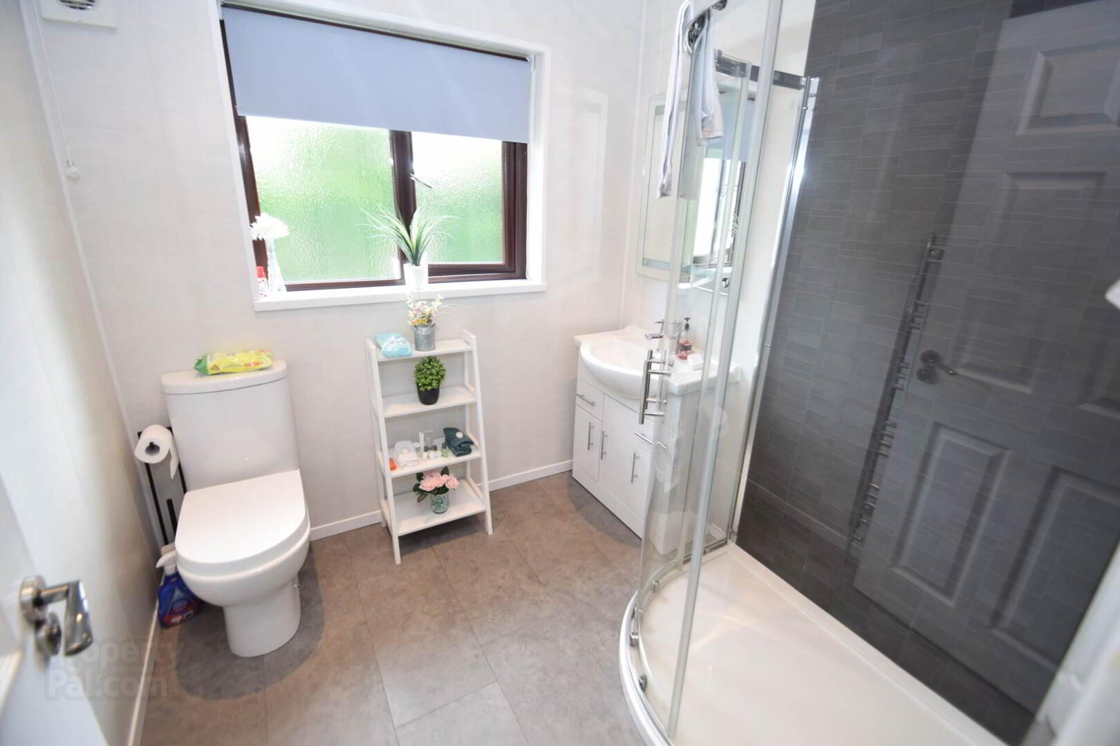 17a Hawthorn Hill 24 of 32