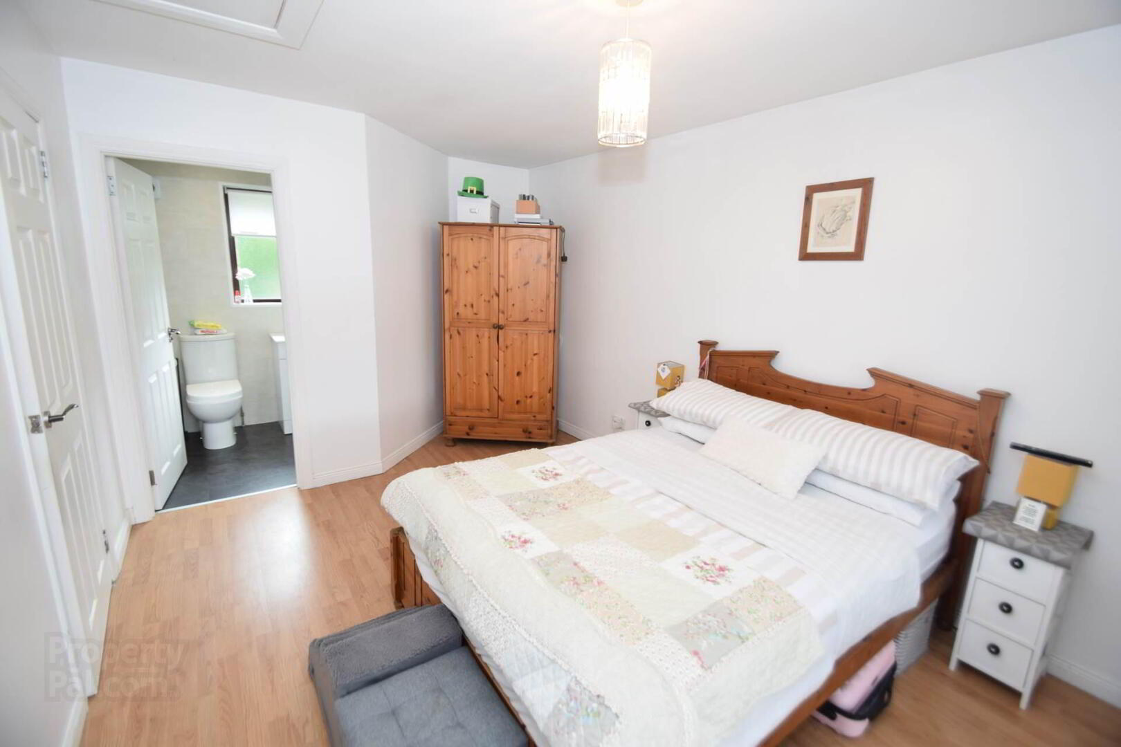 17a Hawthorn Hill 16 of 32