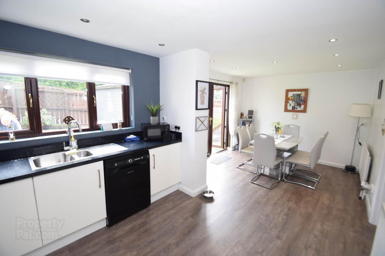 17a Hawthorn Hill 10 of 32