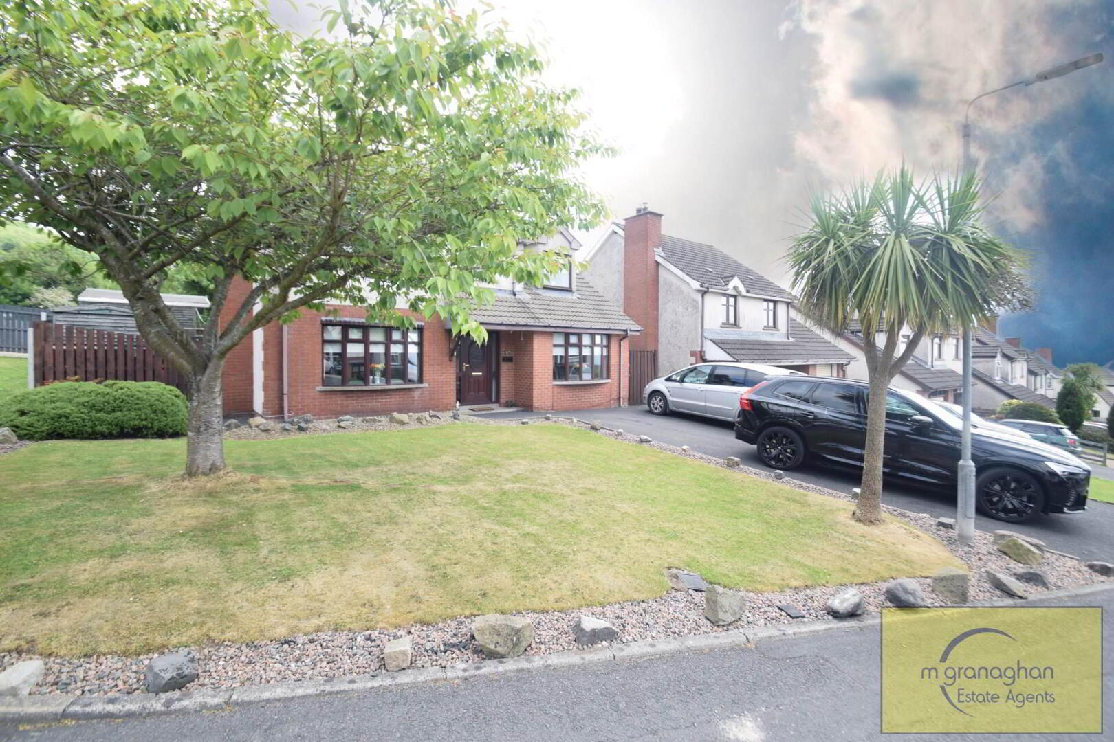 17a Hawthorn Hill 2 of 33