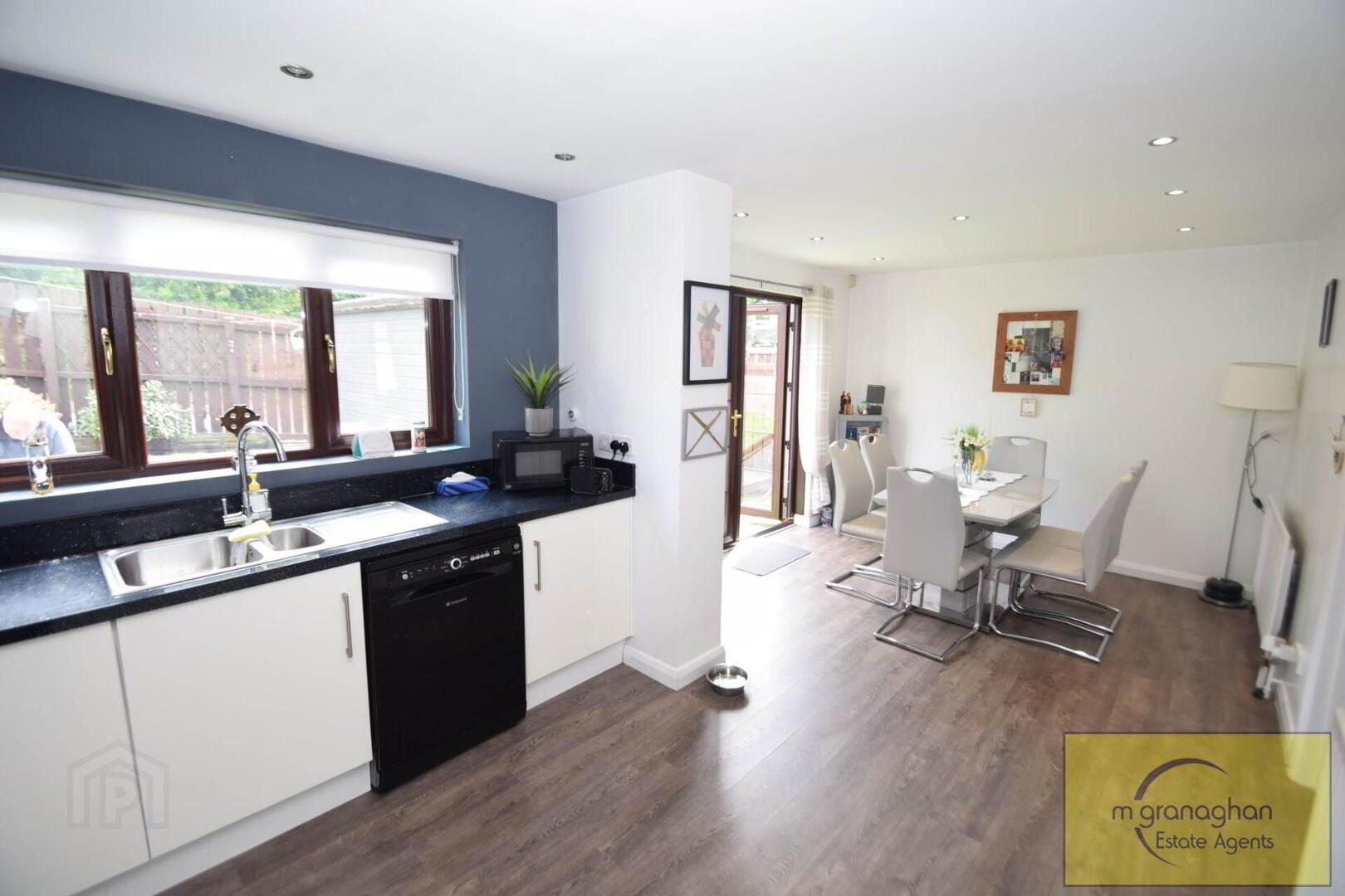 17a Hawthorn Hill 10 of 33