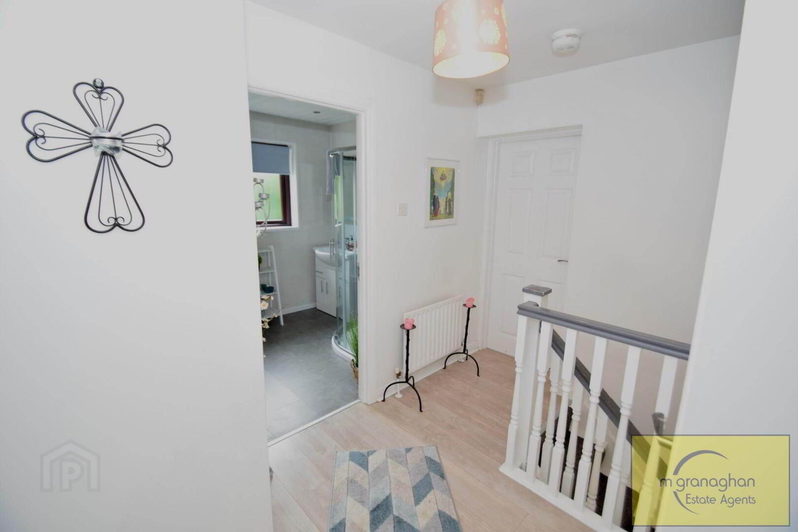 17a Hawthorn Hill 14 of 33