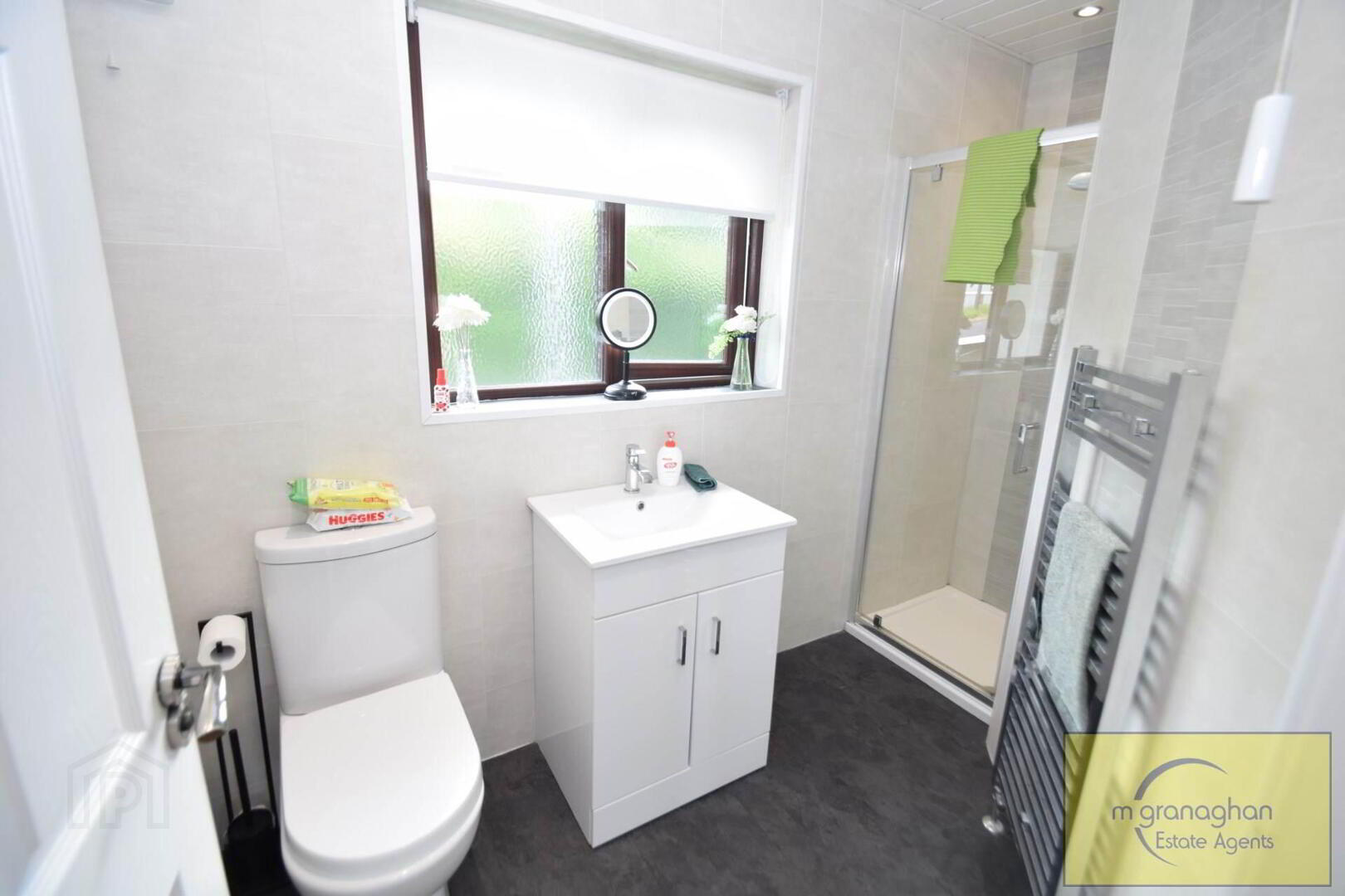 17a Hawthorn Hill 17 of 33