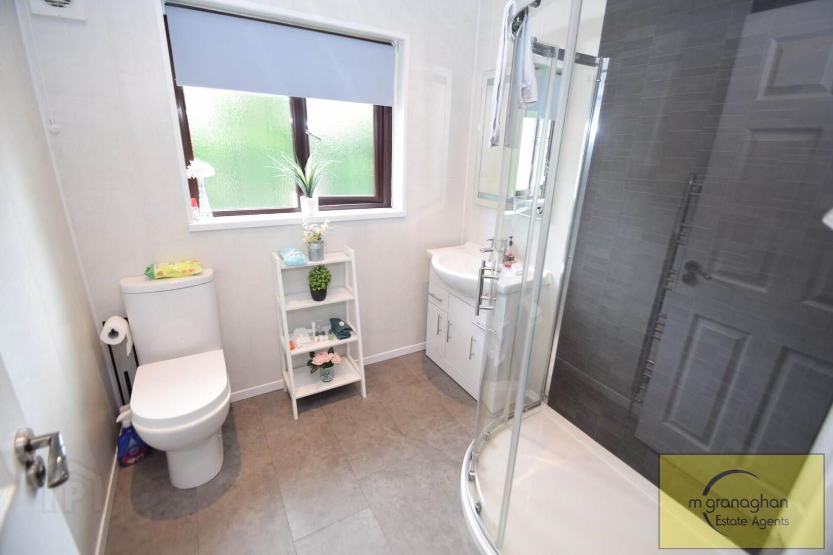 17a Hawthorn Hill 24 of 33