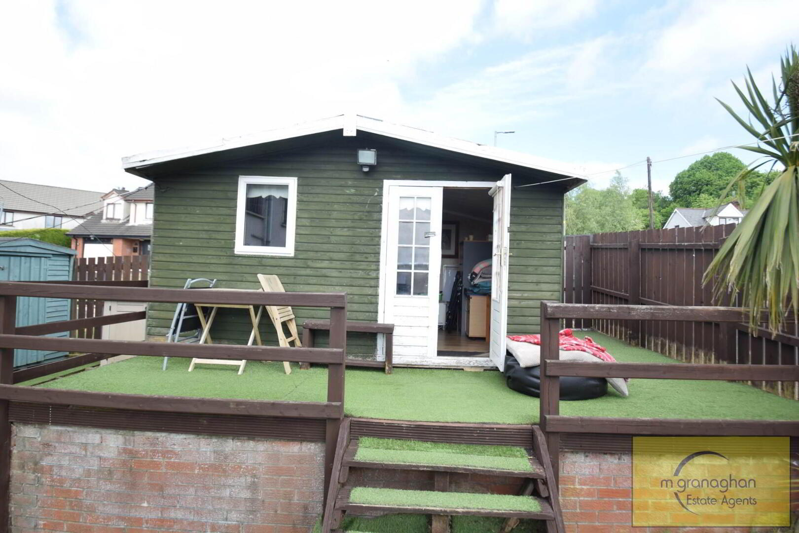 17a Hawthorn Hill 29 of 33