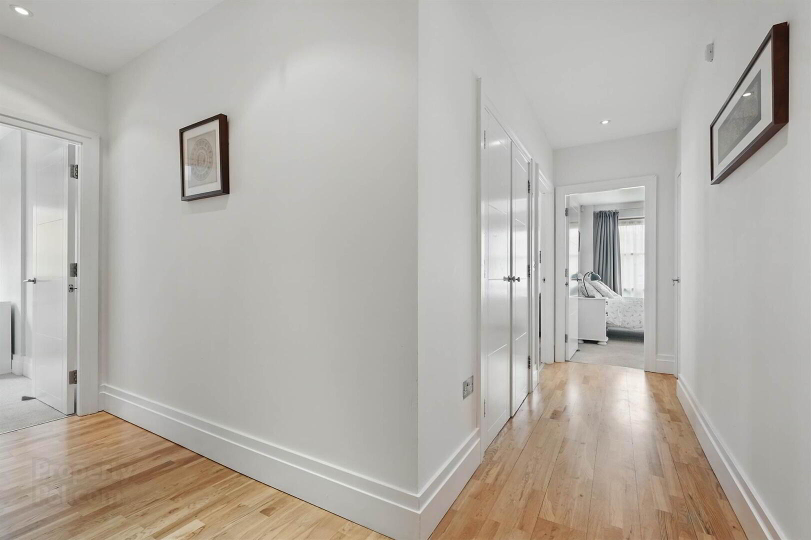 B5 Apt Malone Square, 42 Windsor Park 4 of 12