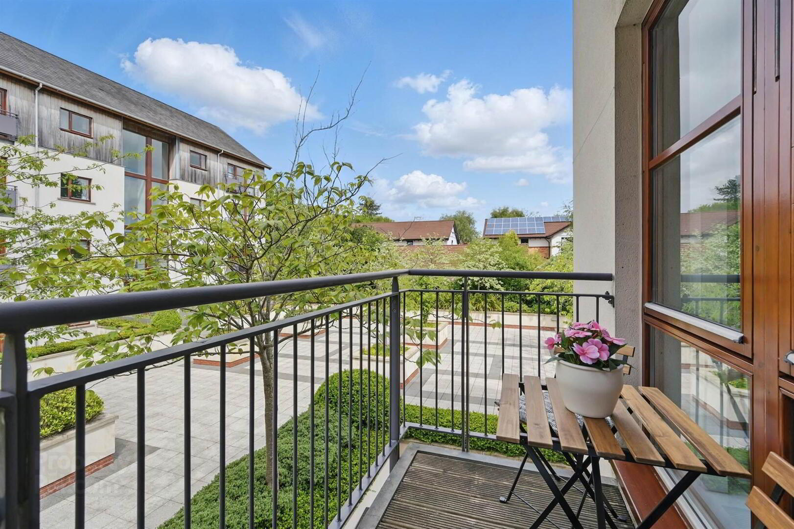 B5 Apt Malone Square, 42 Windsor Park 8 of 12