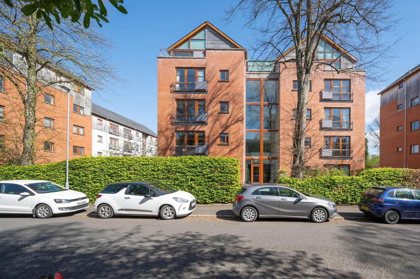 B5 Apt Malone Square, 42 Windsor Park 1 of 12