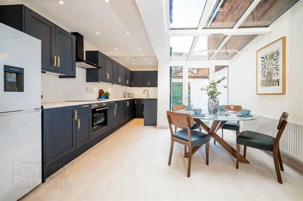 6 Sandhurst Drive 5 of 17