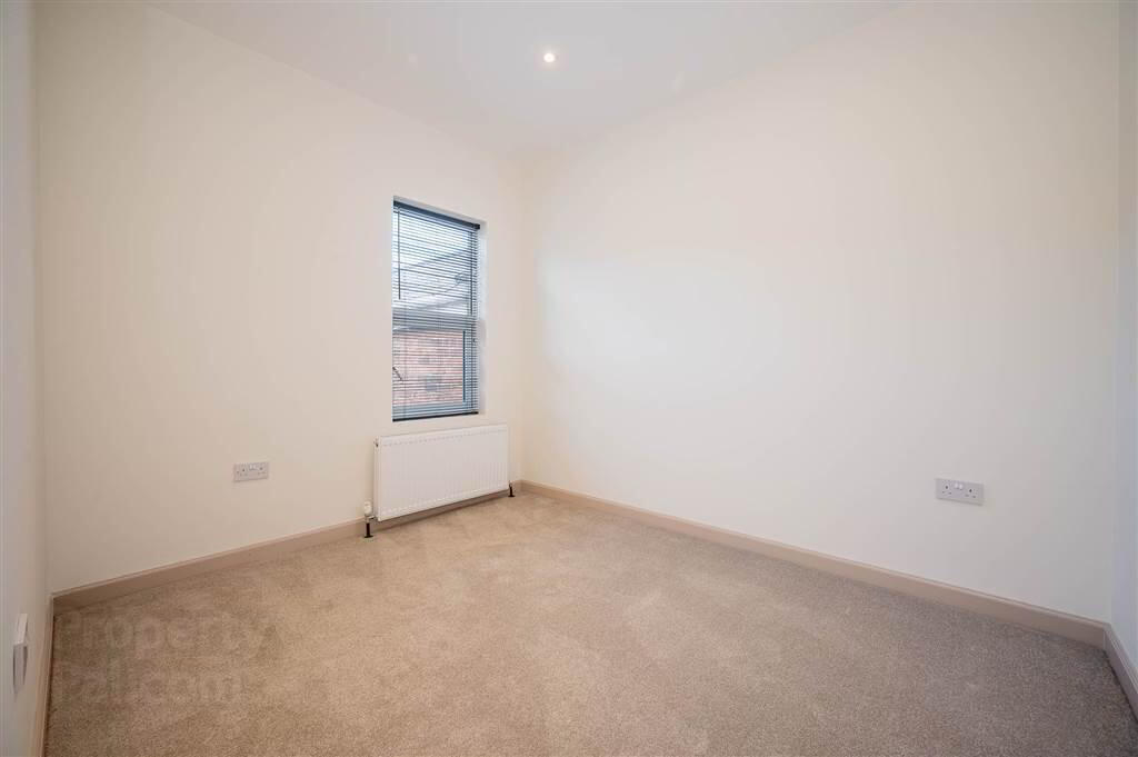 6 Sandhurst Drive 15 of 17