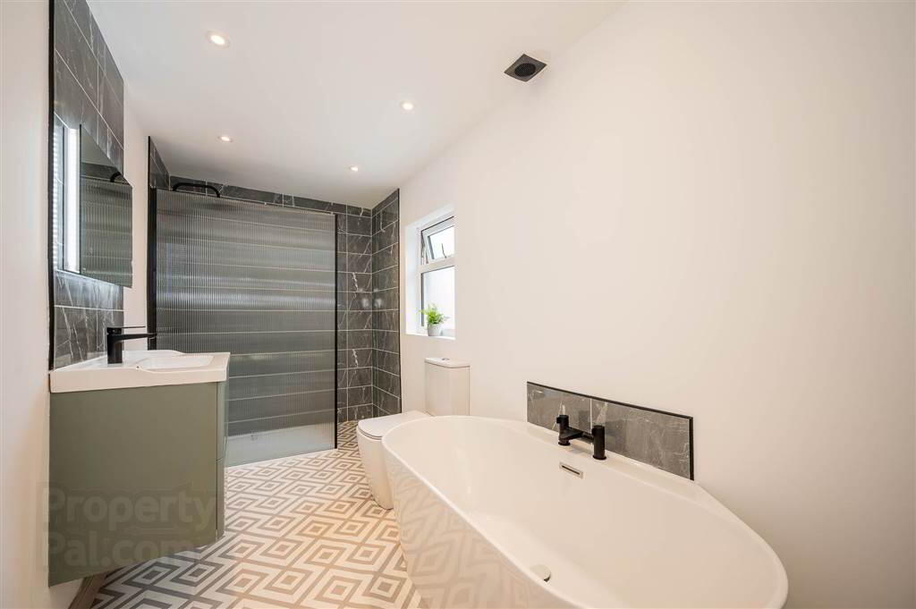 6 Sandhurst Drive 16 of 17