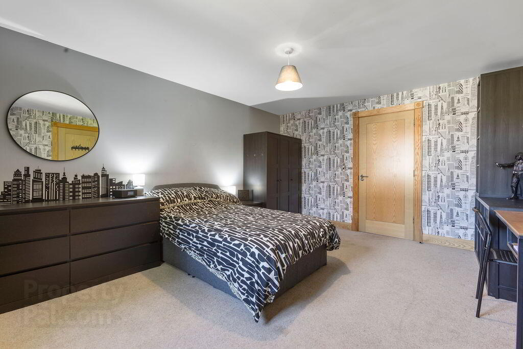 100a Lodge Road 19 of 40