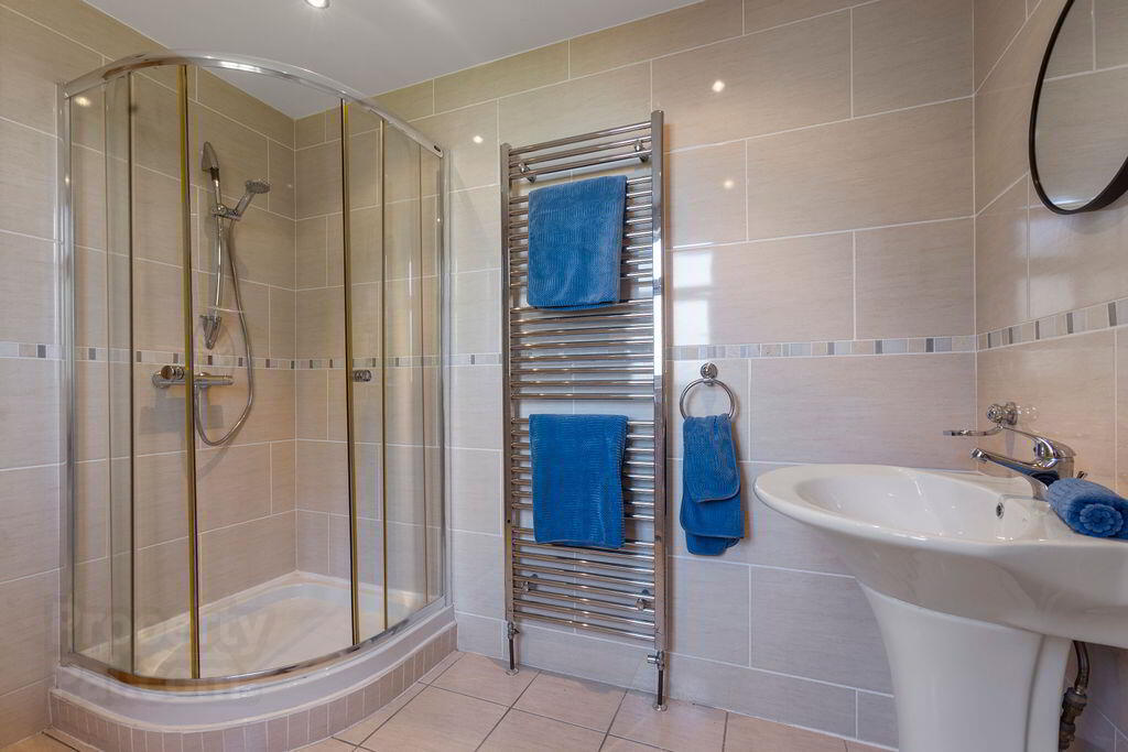 100a Lodge Road 22 of 40