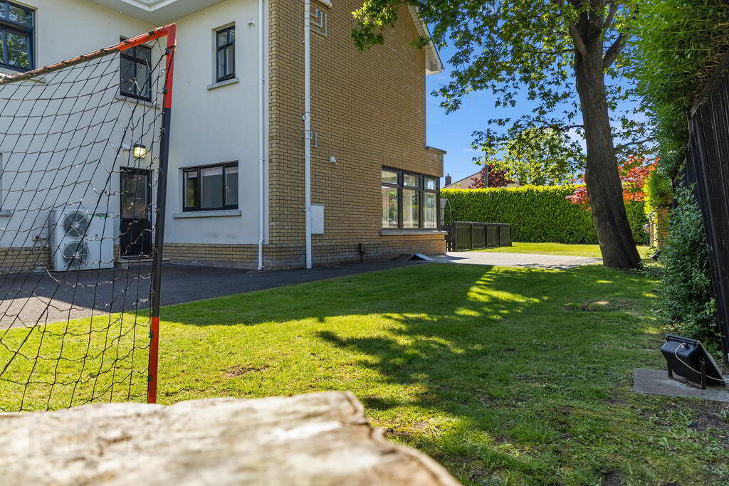 100a Lodge Road 39 of 40